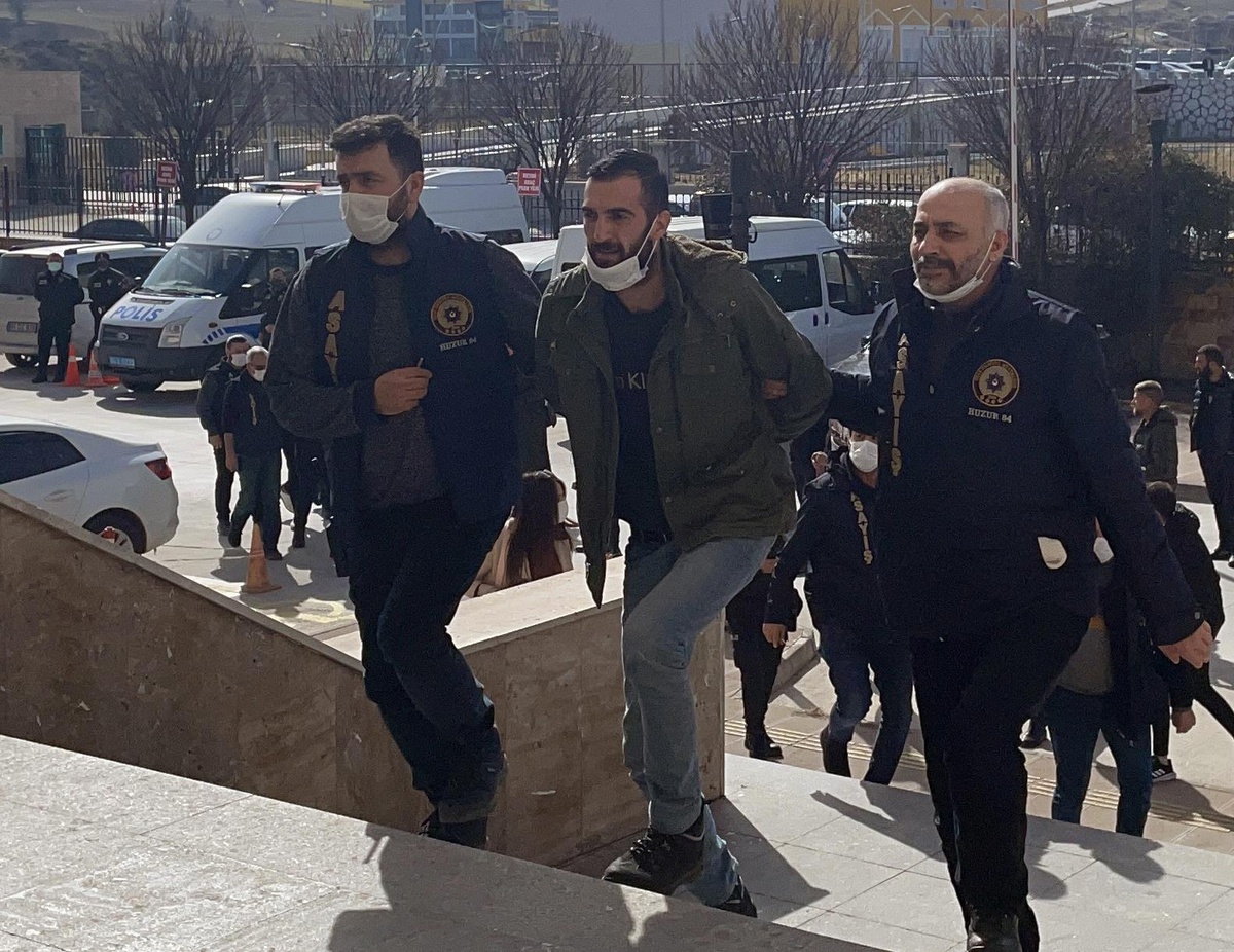 Uşak\'ta 2 kişinin yaralandığı kavgaya karışan bir şüpheli tutuklandı