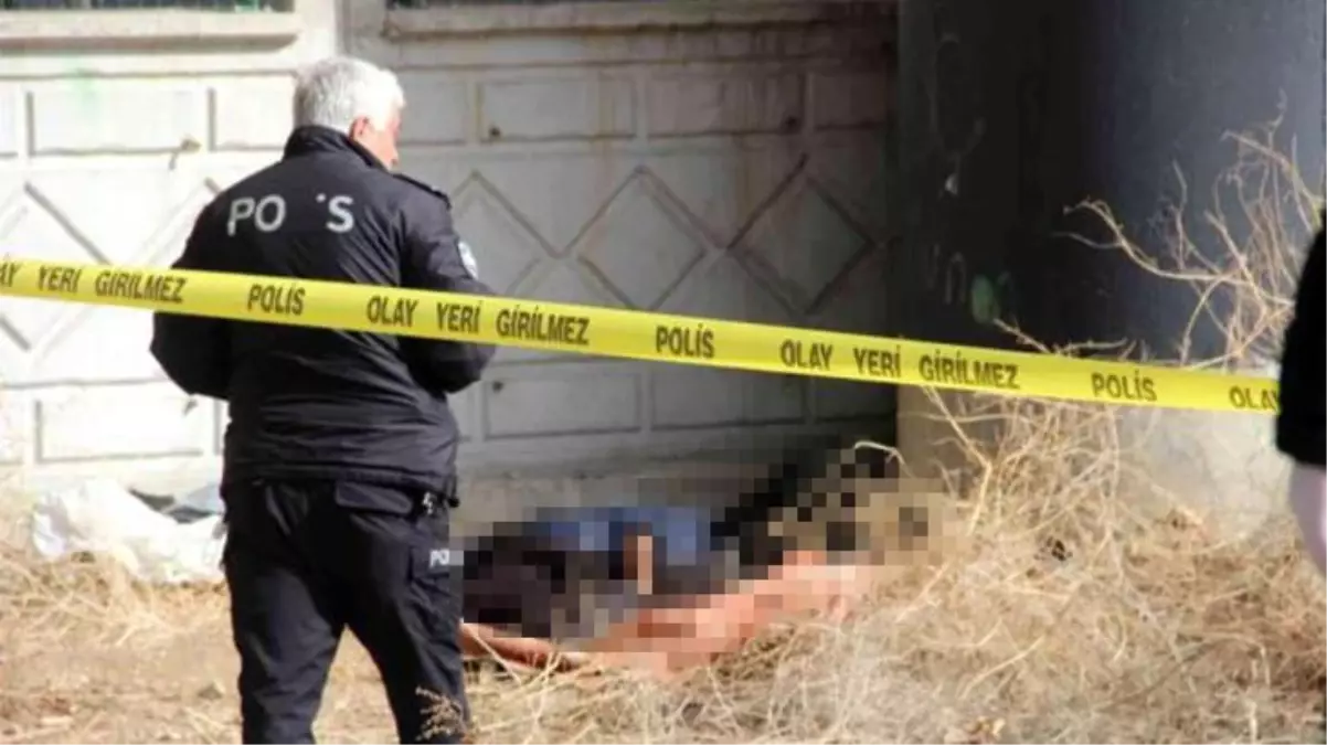 Yoldan geçen vatandaş fark etti! 69 yaşındaki ismi açıklanmayan adam donmuş olarak bulundu