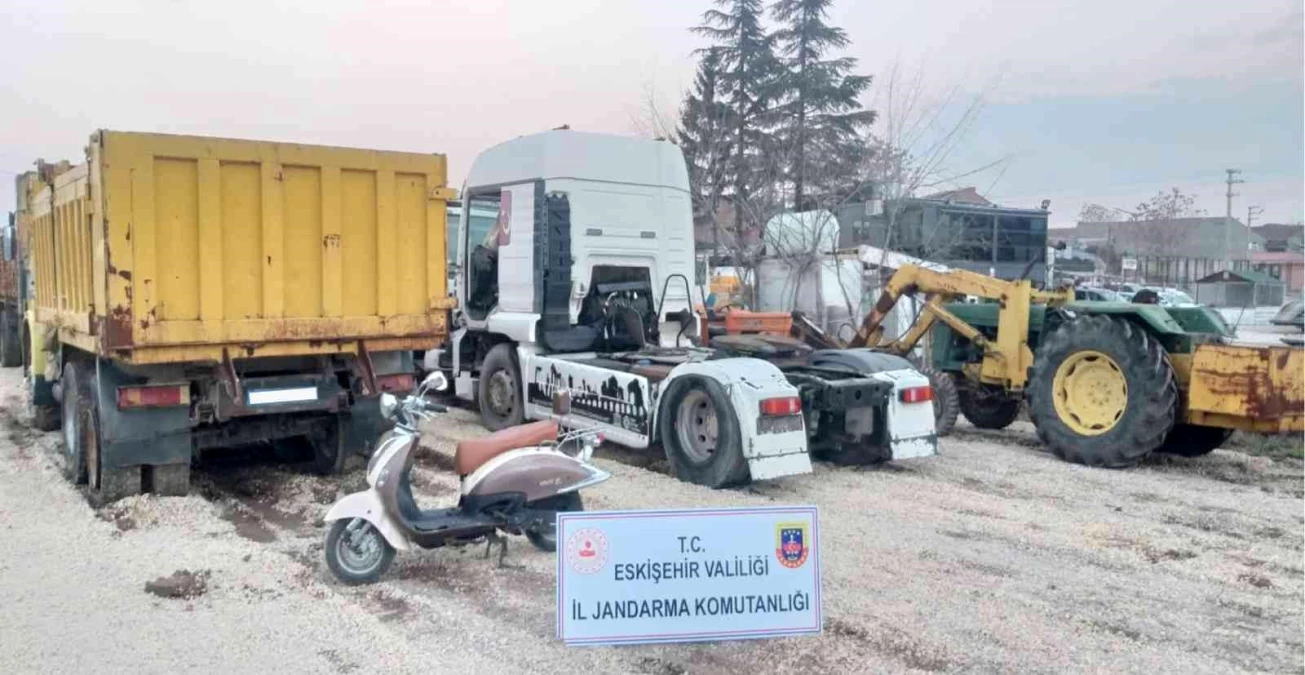 Balıkesir\'deki yediemin parkından çalınan araçlar Eskişehir\'de ele geçirildi
