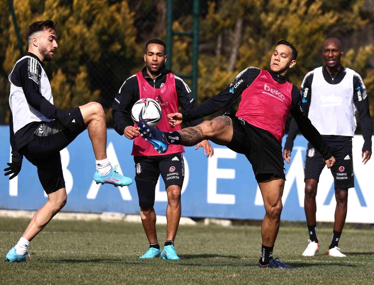 Beşiktaş kondisyon ve taktik çalıştı