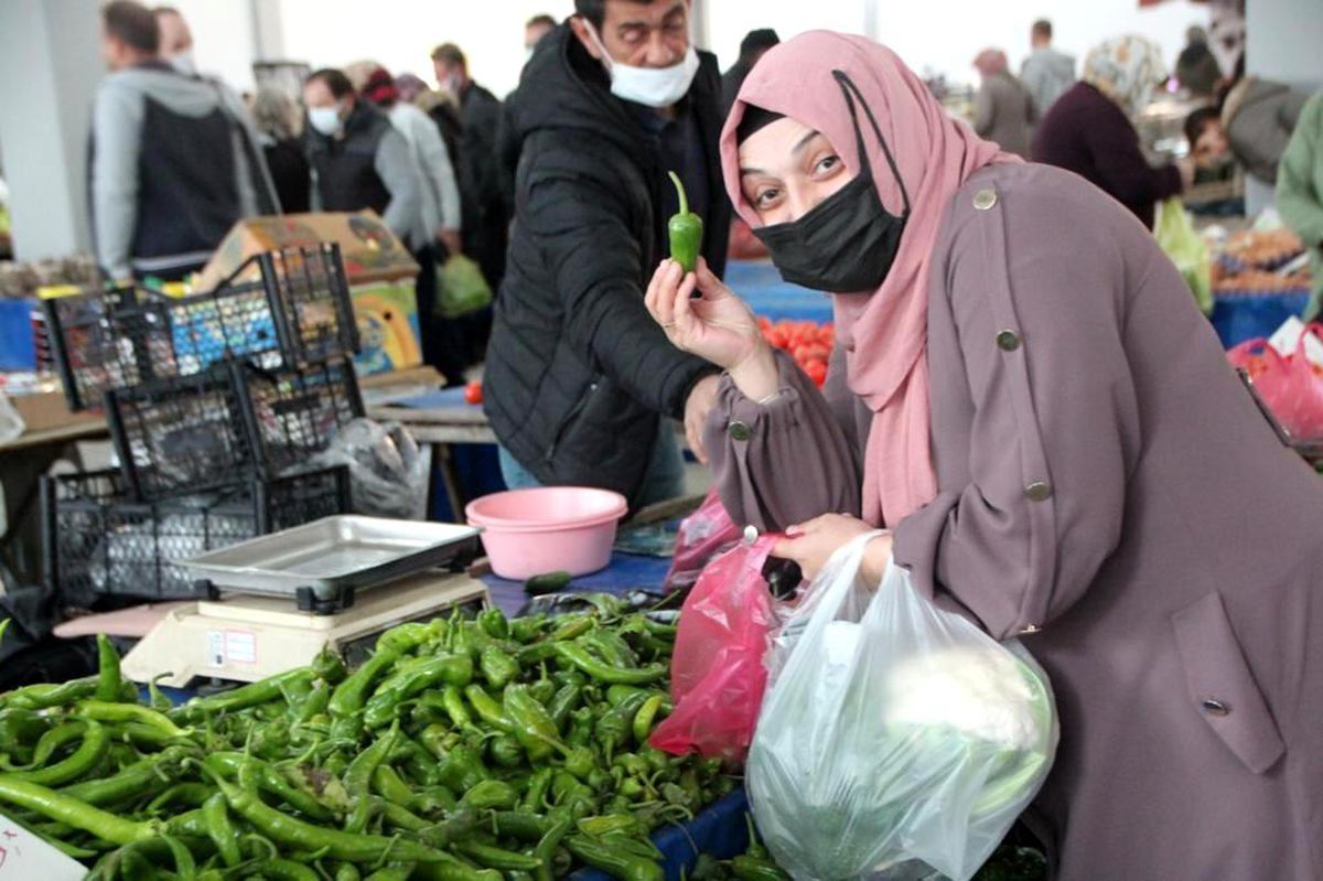 Bilecik Pazarcılar Derneği Başkanı Bahattin Çalık: "Havalar ısındıkça fiyatlar daha da düşecektir"