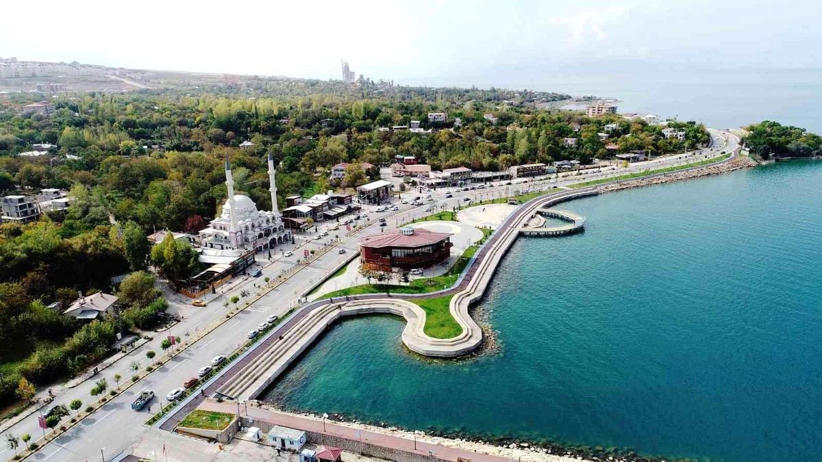 Edremit Belediyesinden \'gayrimenkuller satıldı\' iddialarına açıklama