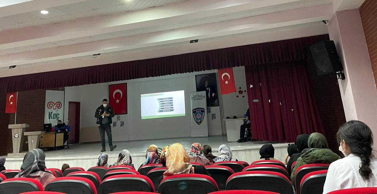 Elazığ\'da \'En İyi Narkotik Polisi Anne\' Projesi