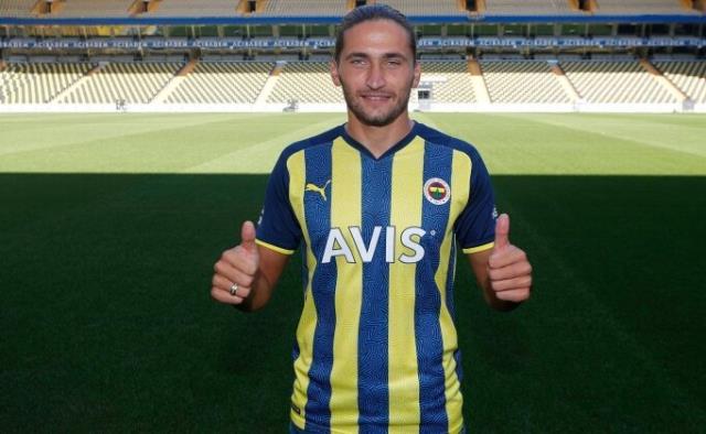 'Fenerbahçe seviyesinde değil' denildi, Avrupa devlerini peşine taktı! Crespo ayrılıyor