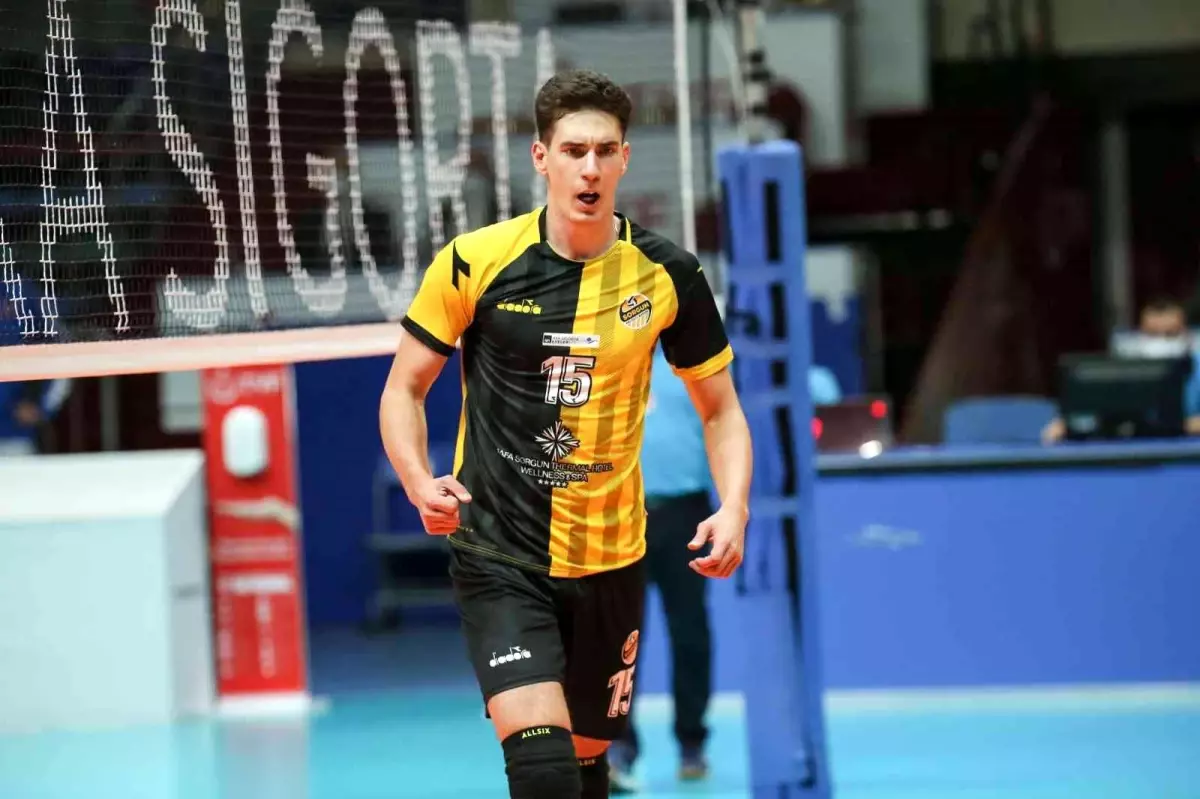 Genç voleybolcu Ege Can Avcıl, Max Potential ailesine katıldı