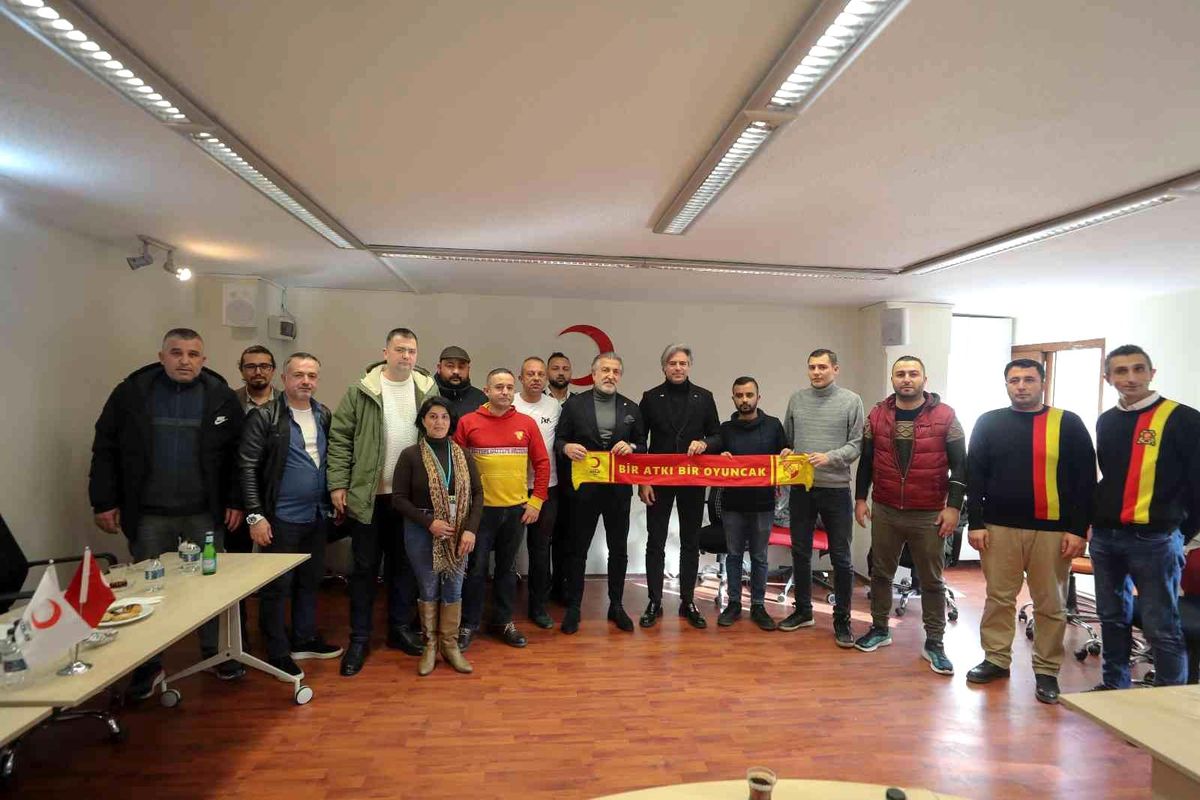 Göztepe ve Kızılay\'dan \'Bir Atkı Bir Oyuncak\' projesi