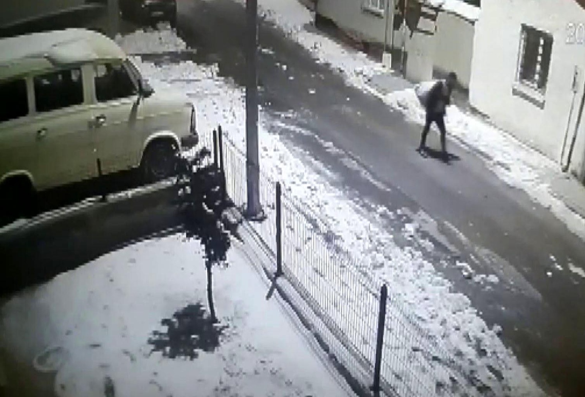 Bu dilencinin ek işi var! Gündüz dilenci, gece hırsız!
