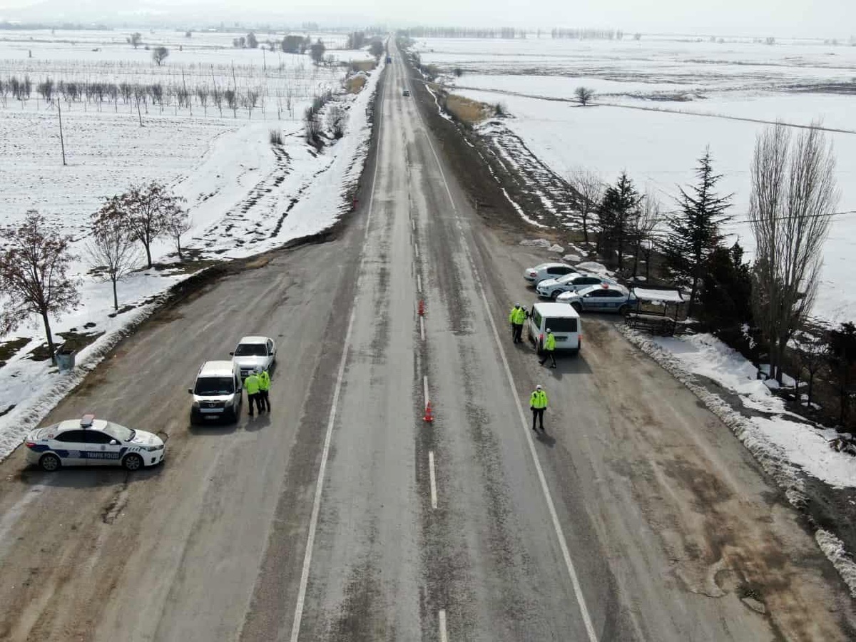 Beyşehir\'de trafik ekiplerinin dronlu denetimi