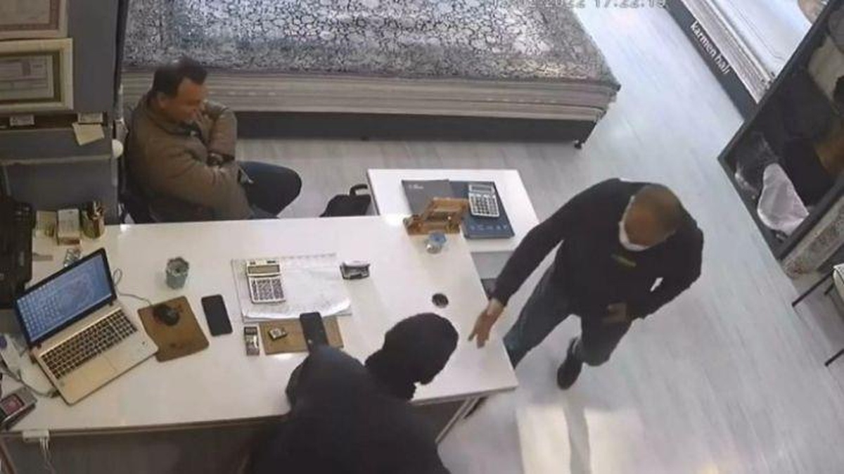 Mağaza sahibinin yüce gönüllülüğü! Önce hırsızlık yaptı, sonra da gelip helallik istedi!