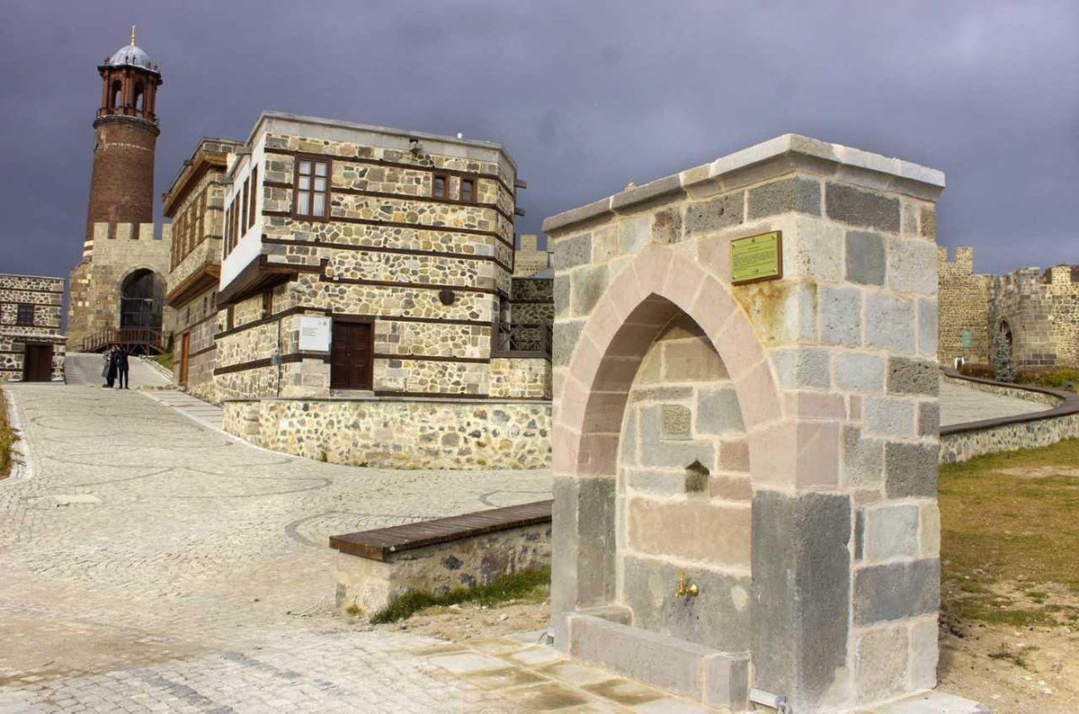 Seyyahlara ilham veren Erzurum\'un tarihi çeşmeleri onarılıyor