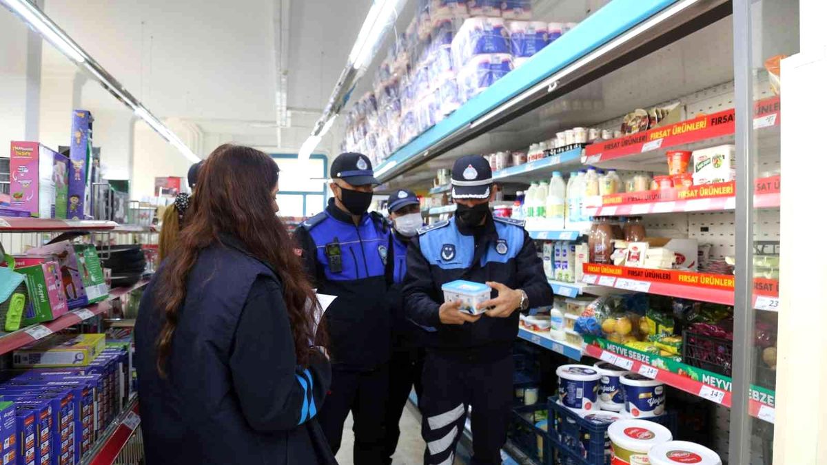 Toroslar'da marketlerde KDV indirimi denetimi yapıldı