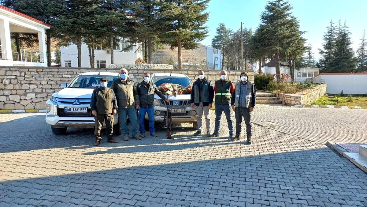 Tunceli\'de iki yaban keçisi avlayan şahıslara 125 bin lira ceza kesildi