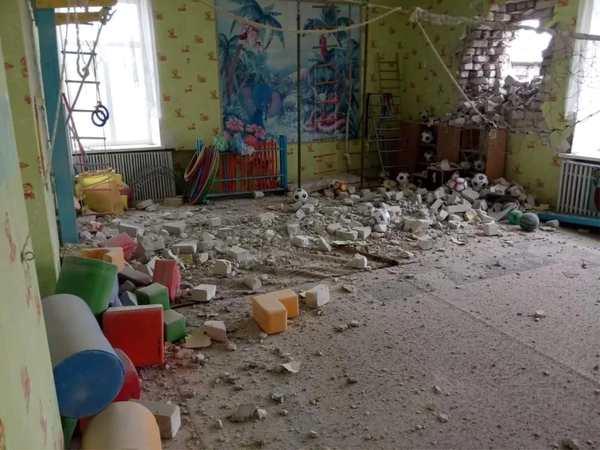 Ukrayna\'nın doğusundaki Rusya yanlısı milisler anaokulunu vurdu