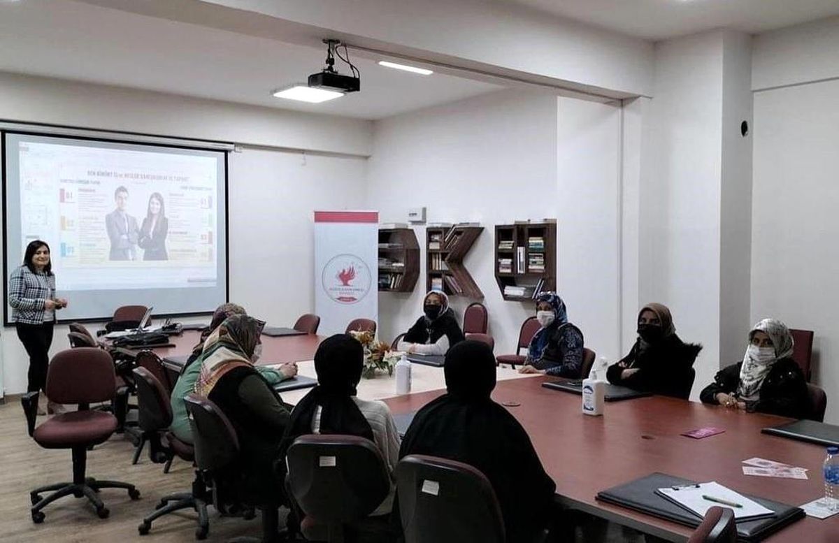 Vakfından iş bulduran eğitim
