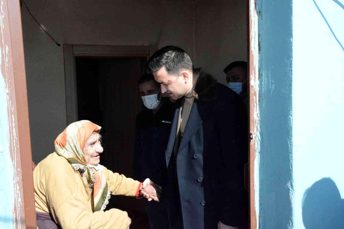 Yedisu Kaymakamı Şenköy, engelli vatandaşlarla bir araya geldi