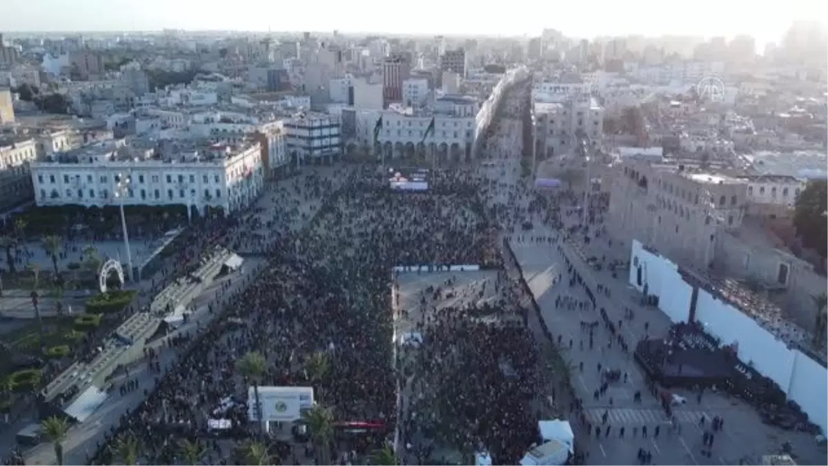 17 Şubat Devrimi\'nin yıl dönümü kutlamalarına yoğun ilgi (2)