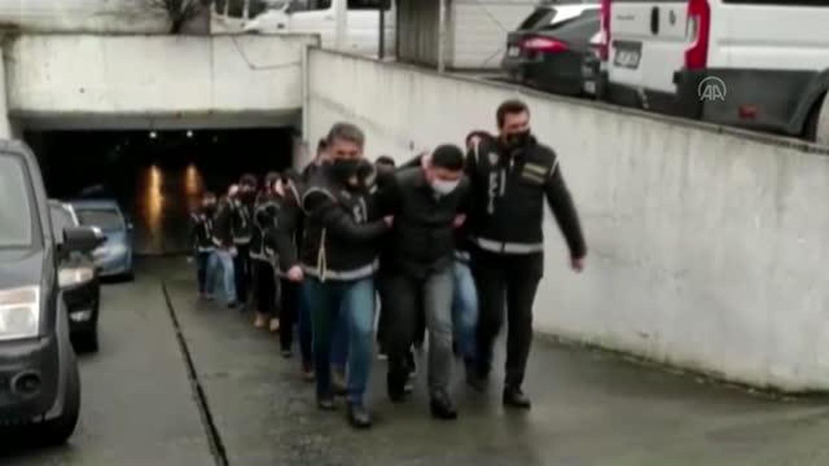 4 kişinin yaralandığı silahlı kavgaya ilişkin 9 kişi adliyeye sevk edildi