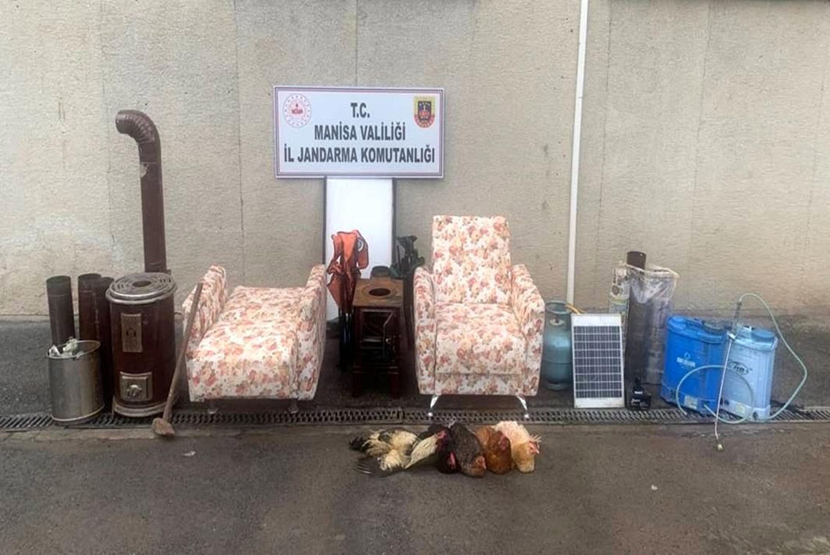 Akhisar\'da azılı hırsızlar yakayı ele verdi