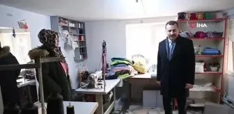 Başkan Yılmaz'dan esnaf ziyaret... Tekstil atölyesinde dikiş attı, oklava ile hamur açtı, bağlama dinledi