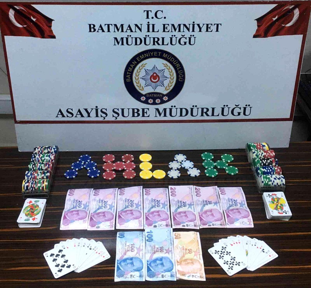 Batman\'da kumar baskını: 10 kişiye 18 bin 190 lira para cezası