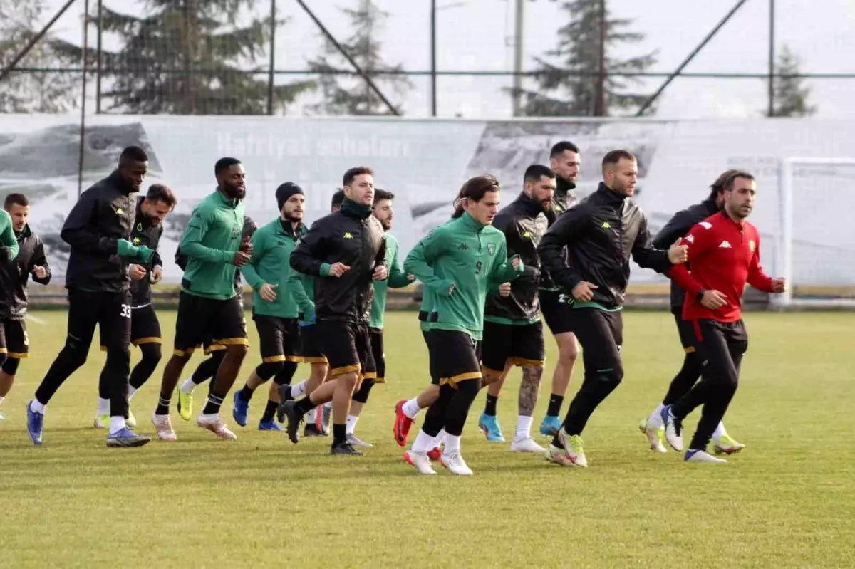 Bay haftasını moralli geçiren Kocaelispor\'da gözler Tuzla deplasmanında