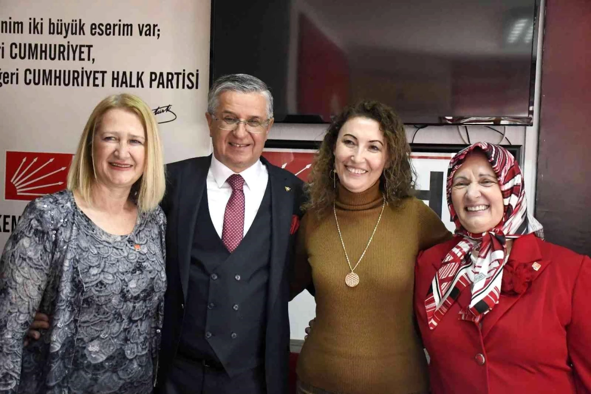 CHP\'ye geçen Kemer Belediye Başkanı Topaloğlu, partililerle buluştu