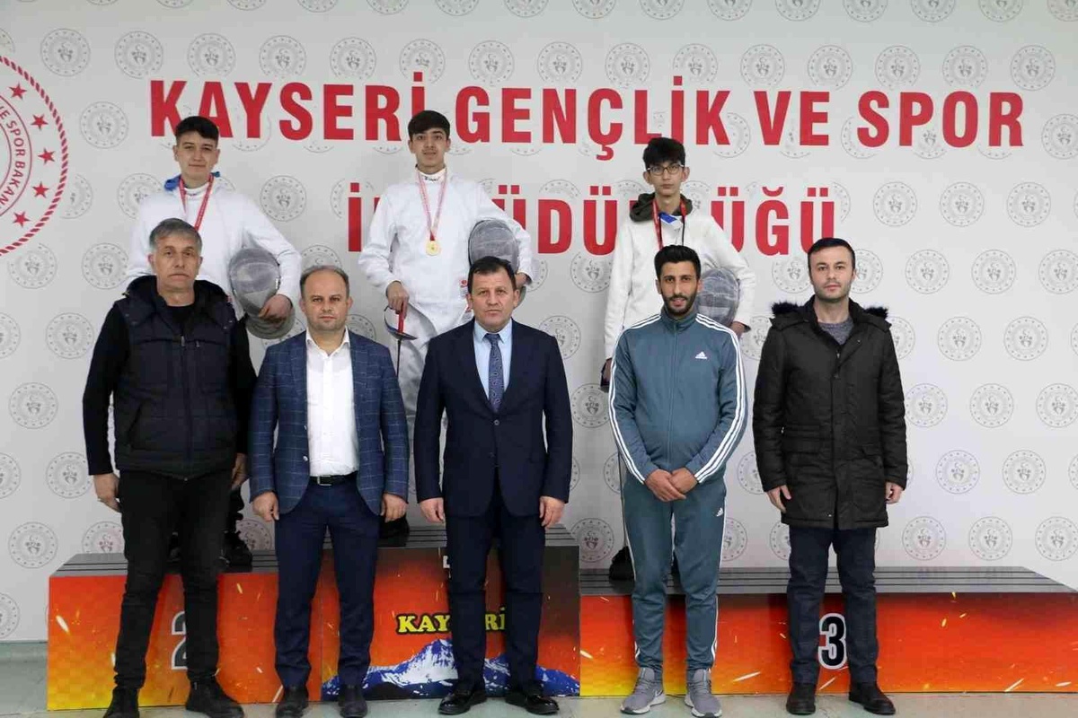 Eskrim İl birinciliği müsabakaları nefes kesti
