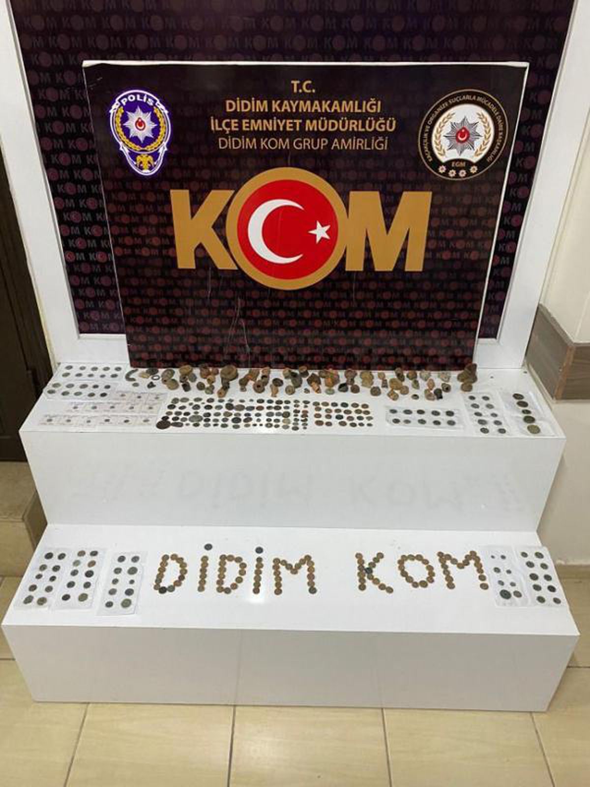 Koleksiyonerin evinde 375 parça tarihi eser ele geçirildi
