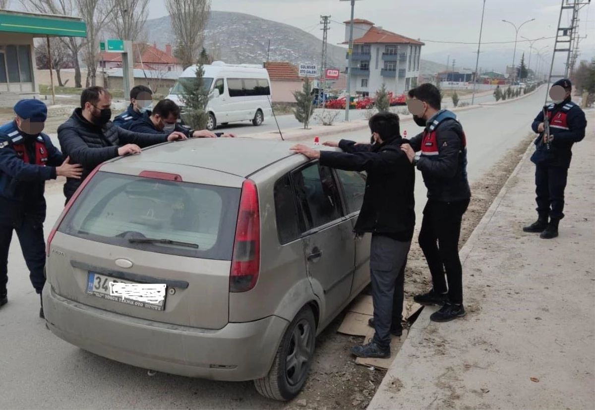 Konya\'da biri kırmızı bültenle aranan DEAŞ üyesi olduğu öne sürülen 3 şüpheli yakalandı