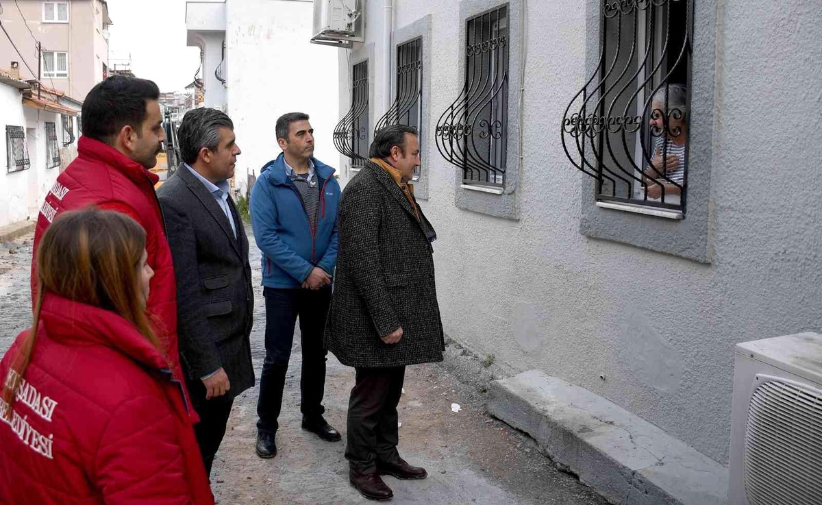 Kuşadası Belediyesi yöneticilerinden eski Kuşadası\'na ziyaret