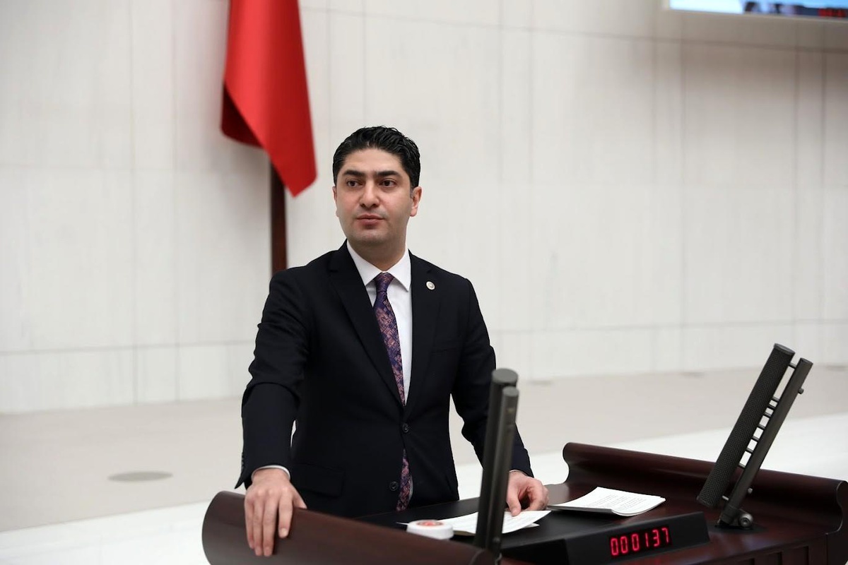 MHP\'li Özdemir: "Tarih Türk Milleti\'ne yeniden büyük sorumluluk ve imkân tanıyor"