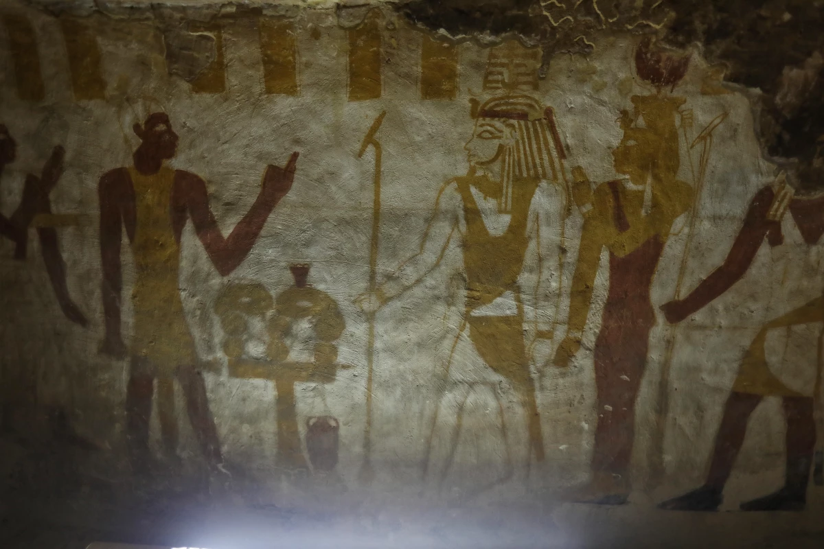 Mısır\'da firavun dönemine ait Benentiyo Kayalığı tarihe ışık tutuyor