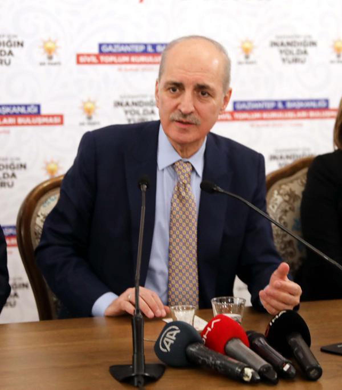 Numan Kurtulmuş: Ukrayna-Rusya krizi Türkiye\'nin ara buluculuğuyla çözülecektir (4)