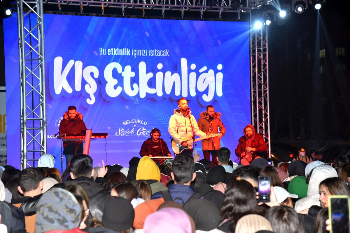 Selçuklu\'da gençler kış etkinliğinde buluştu