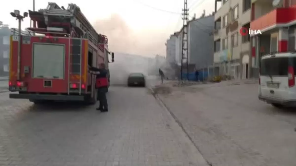 Seyir halindeki araç bir anda alev aldı