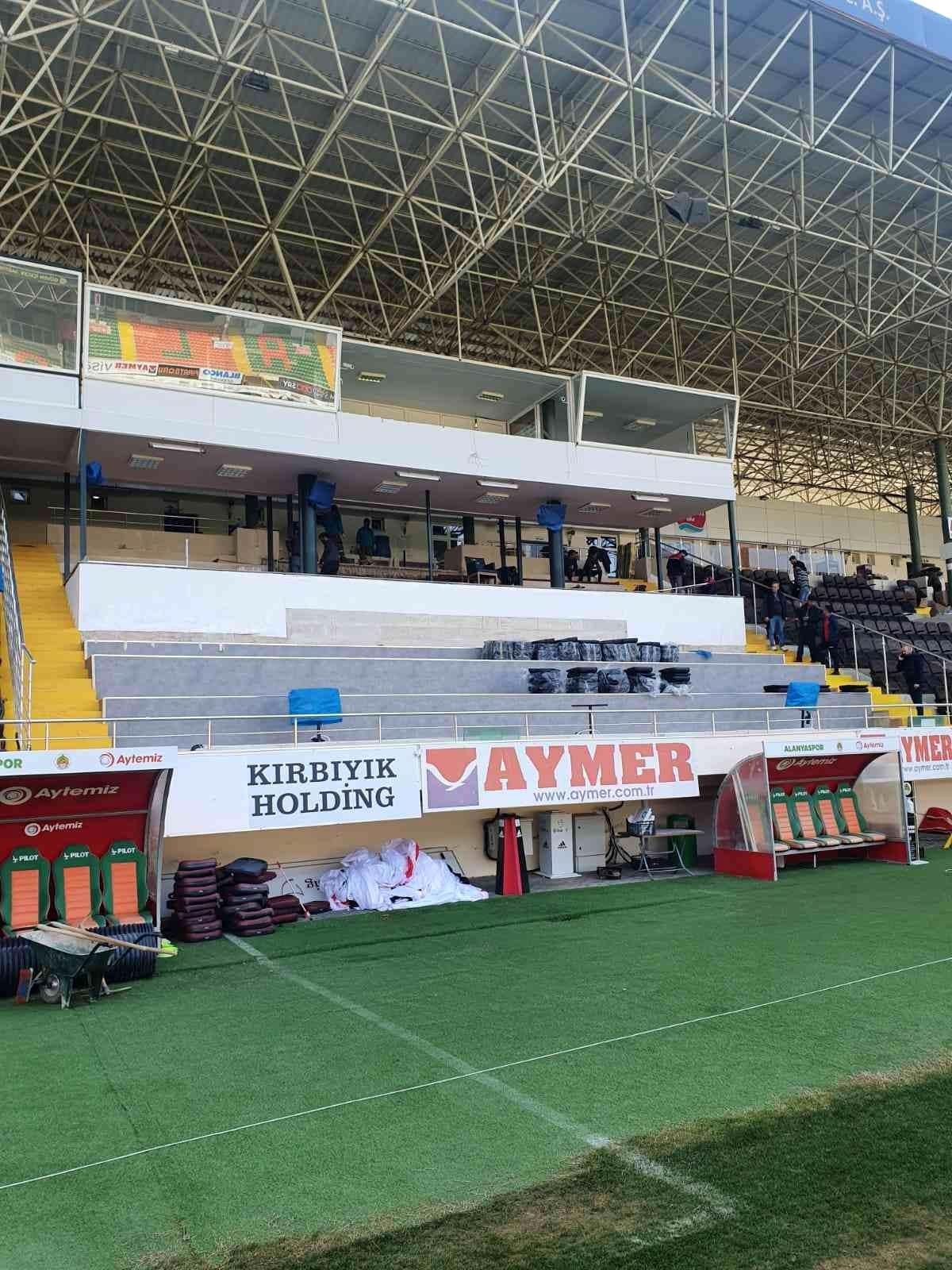 Stadyumda protokol ve VIP tribünleri yenileniyor