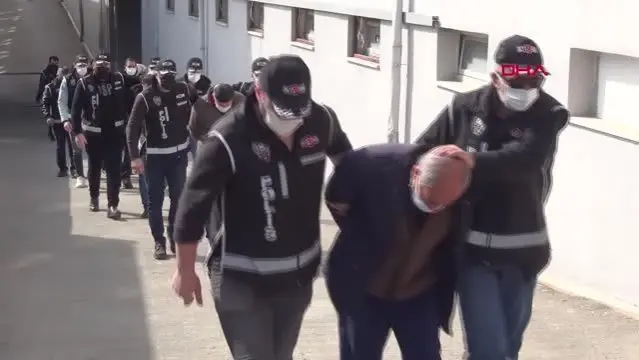 Son dakika... ADANA MERKEZLİ 7 İLDE SİLAH KAÇAKÇILIĞI YAPAN ŞEBEKEYE 5 TUTUKLAMA