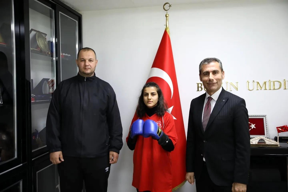 Adıyamanlı Sena Karakütük şampiyonadan madalya ile döndü