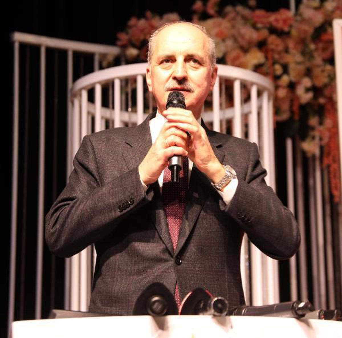 AK Parti\'li Kurtulmuş: 2023 seçimleri açık söylüyorum aslanın ağzındadır