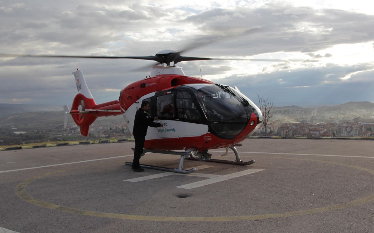 Son dakika haber: Ankara\'da ambulans helikopter kalp krizi geçiren hasta için havalandı