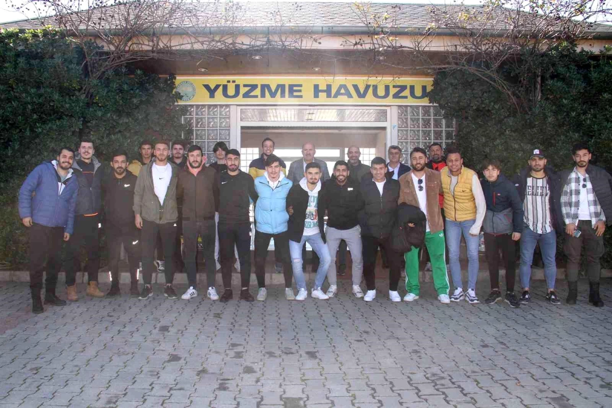 Başkan Ertürk, Kuyucaksporlu oyuncular ile bir araya geldi