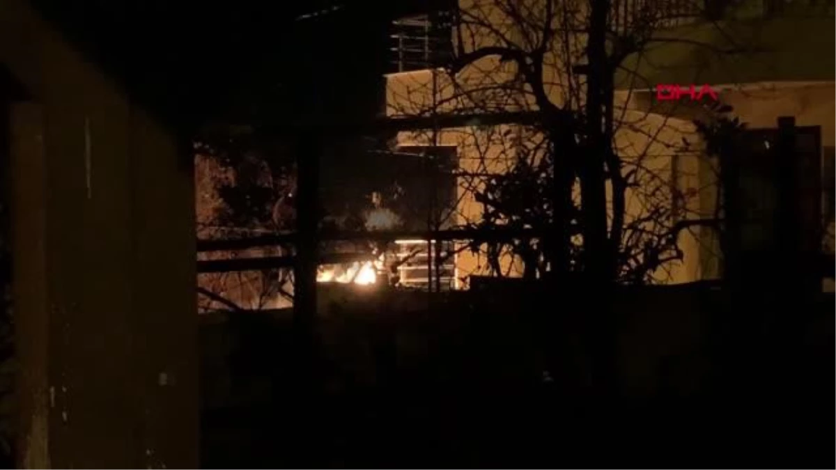 Beykoz\'da 3 katlı binanın doğalgaz panosunda yangın