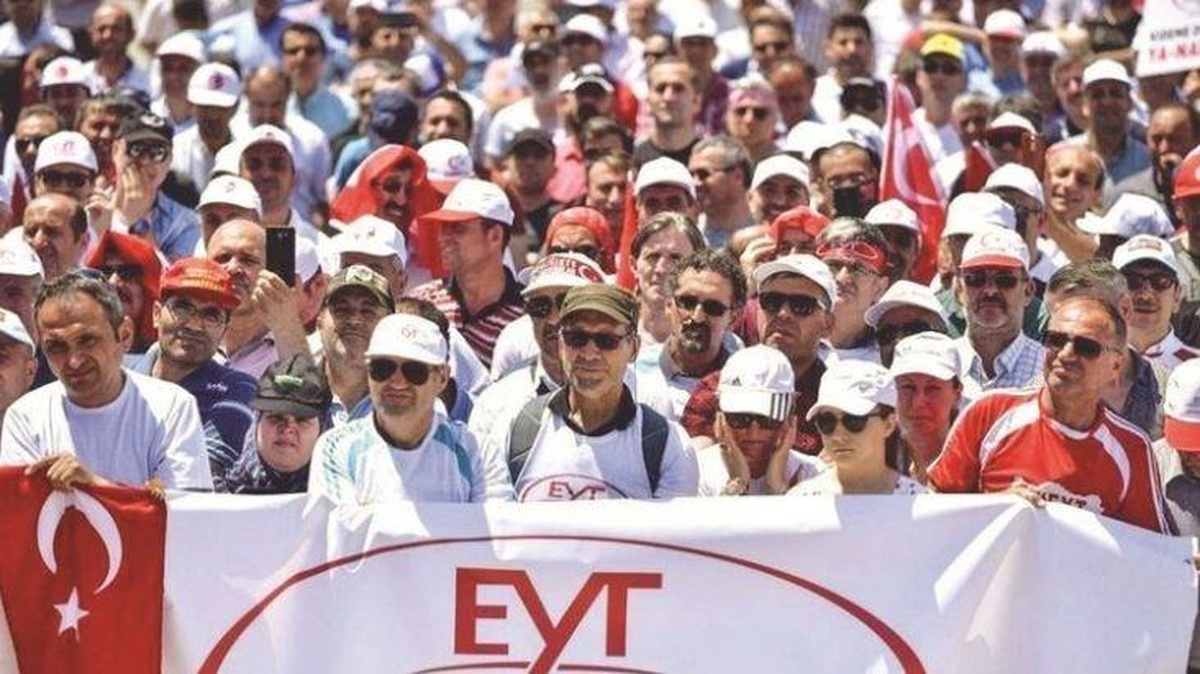 Emeklilikte yaşa takılanlara müjde: Söz verildi! 2022\'de sorun tamamen çözülüyor!