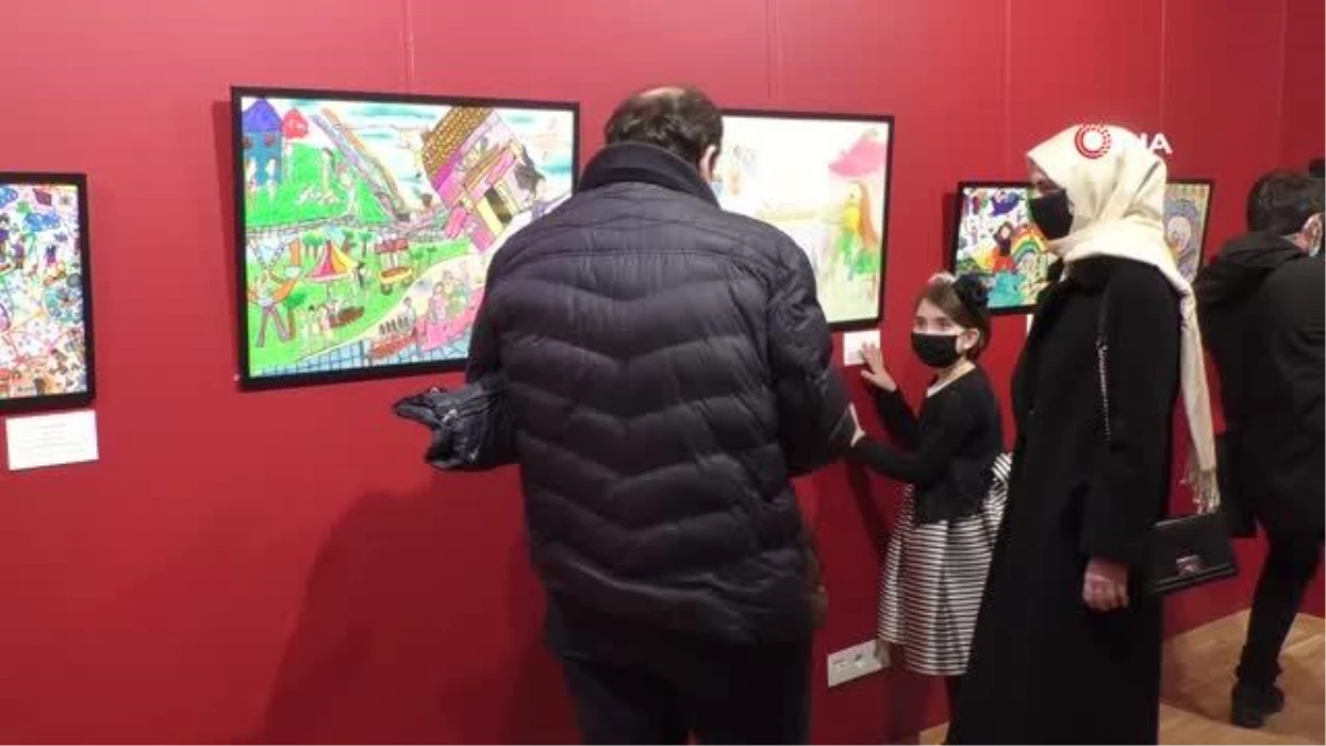 Fatih'te 'Evdeyken Neyi Özledim' sergisi açıldı