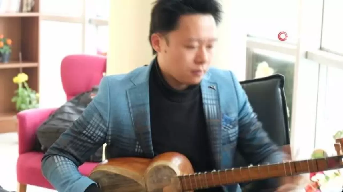 (HAKKARİ Çinli Brian'dan Yüksekovalılara Tar konseri