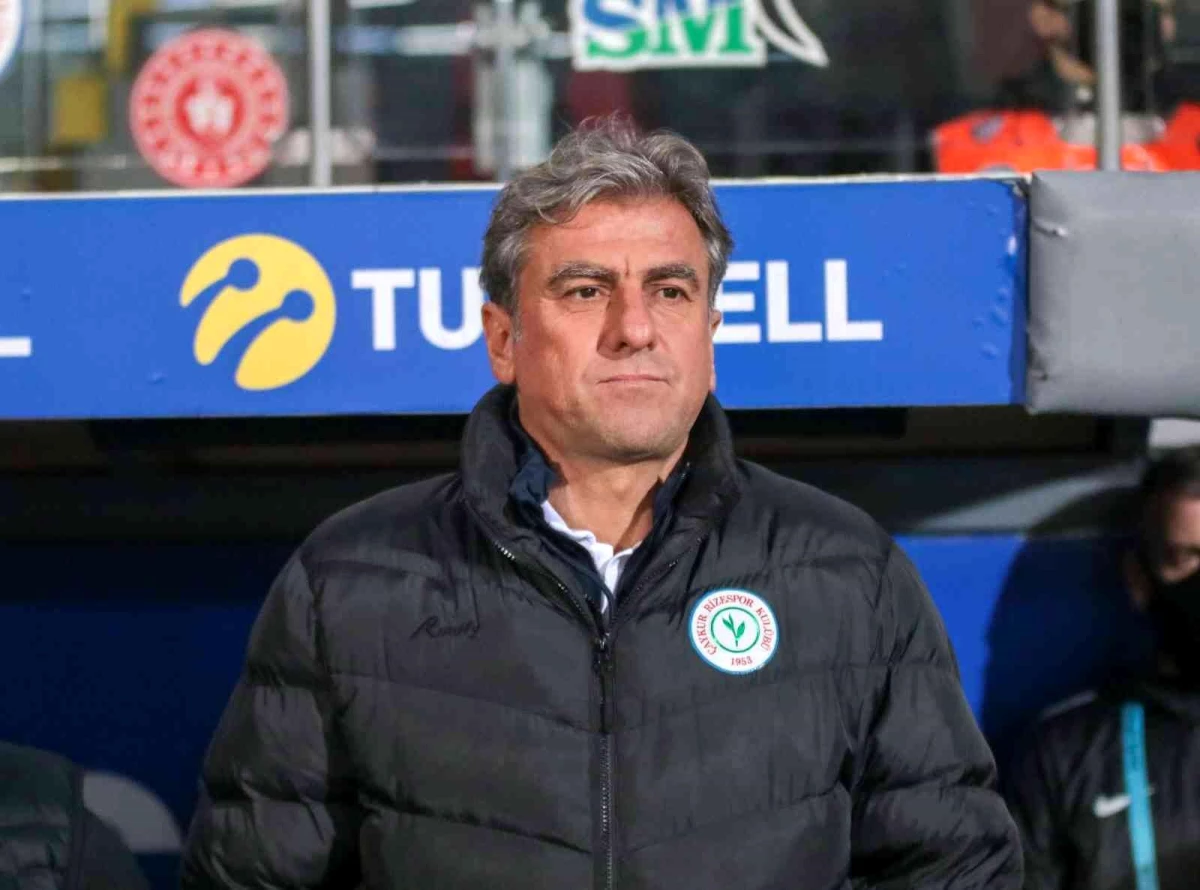 Spor Toto Süper Lig ekiplerinden Çaykur Rizespor, teknik direktör Hamza Hamzaoğlu ile karşılıklı anlaşarak yollarını ayırdı.