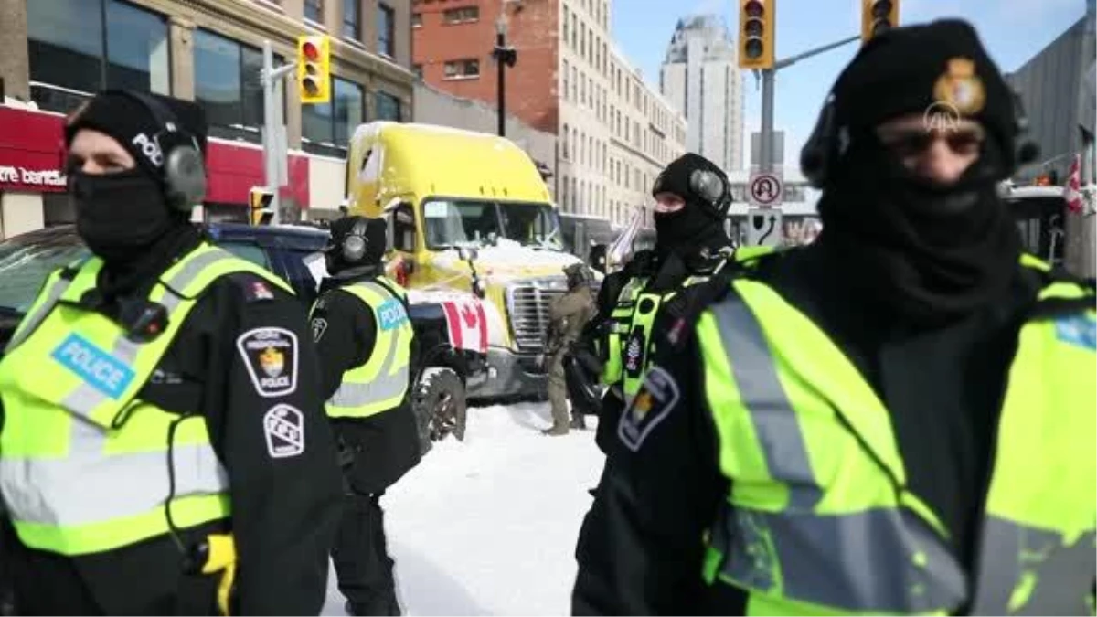 Kanada\'da "Özgürlük Konvoyu" protestocuları gözaltına alınmaya başlandı