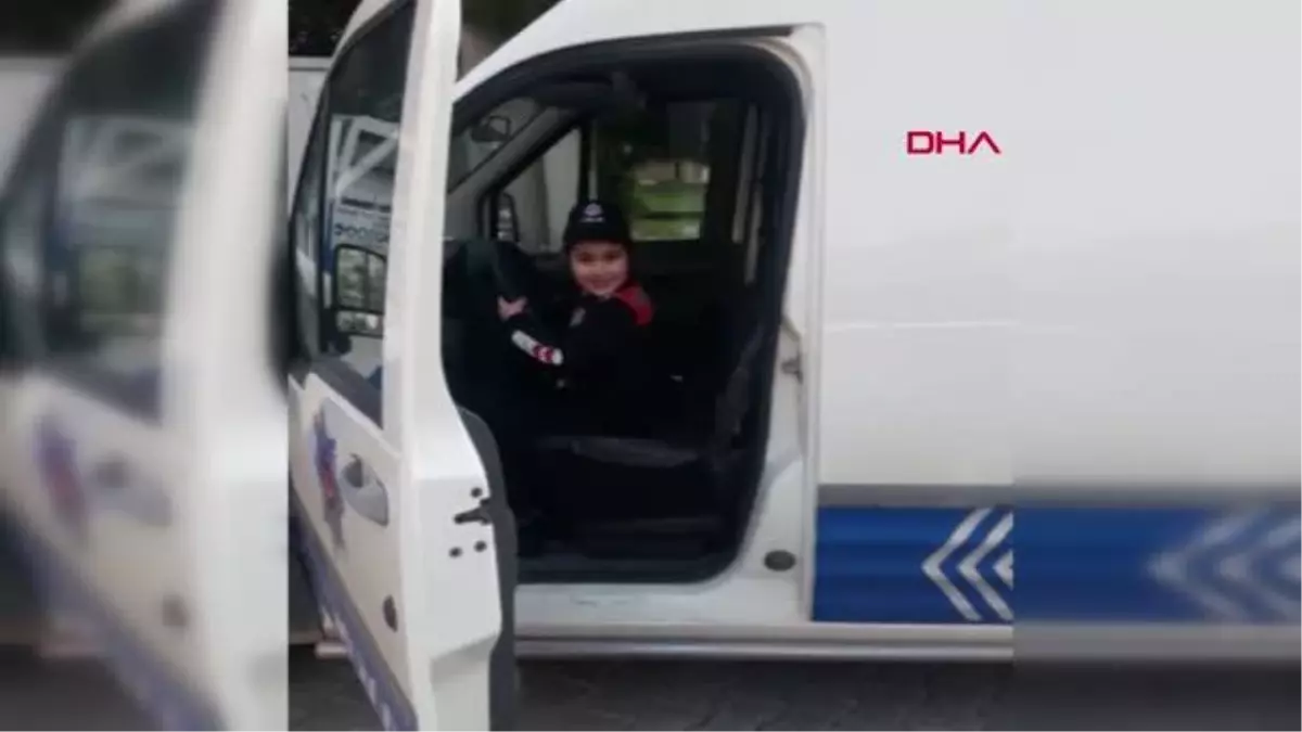 POLİSTEN KORKAN ÇOCUĞA ÜNİFORMA HEDİYESİ