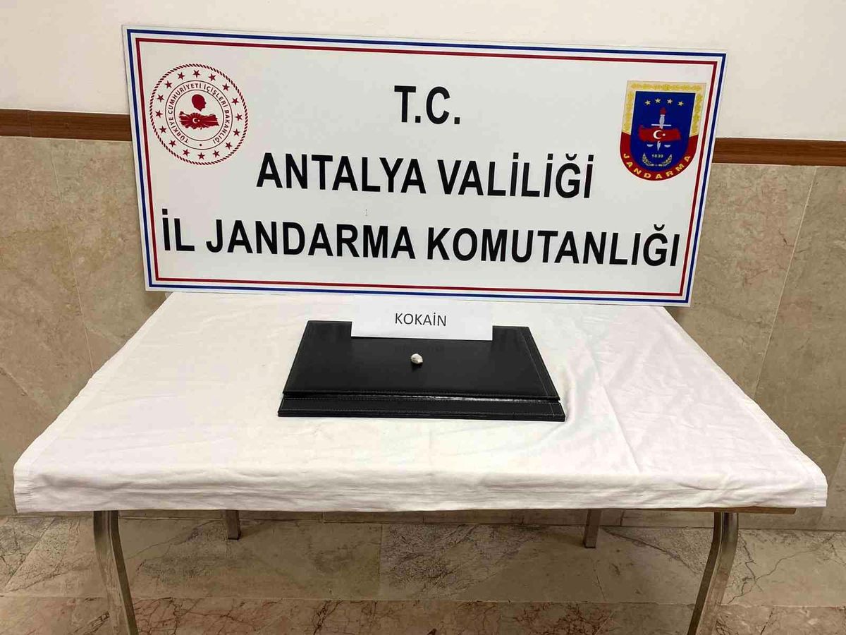 Silahla yağmalama şüphelisinin üzerinde 5 gram kokain bulundu