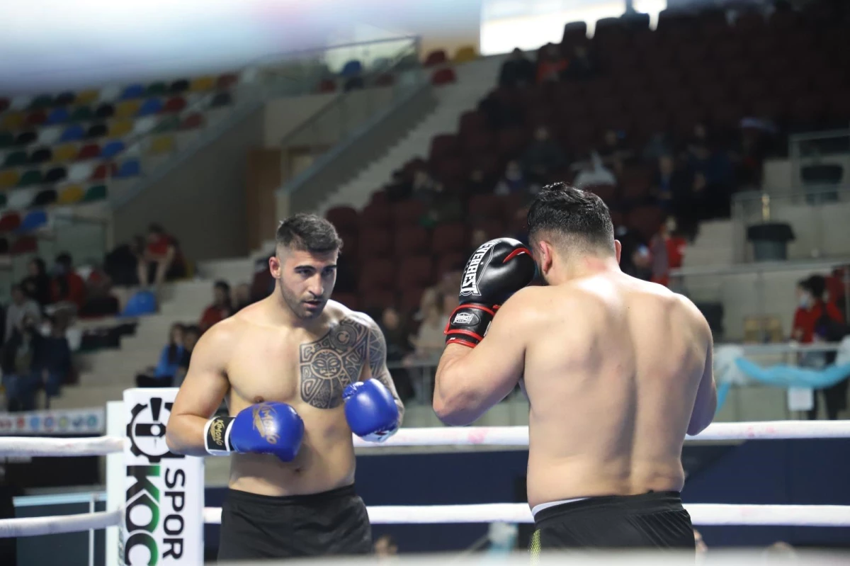 Türkiye Profesyonel Kick Boks Şampiyonası Kocaeli\'de başladı